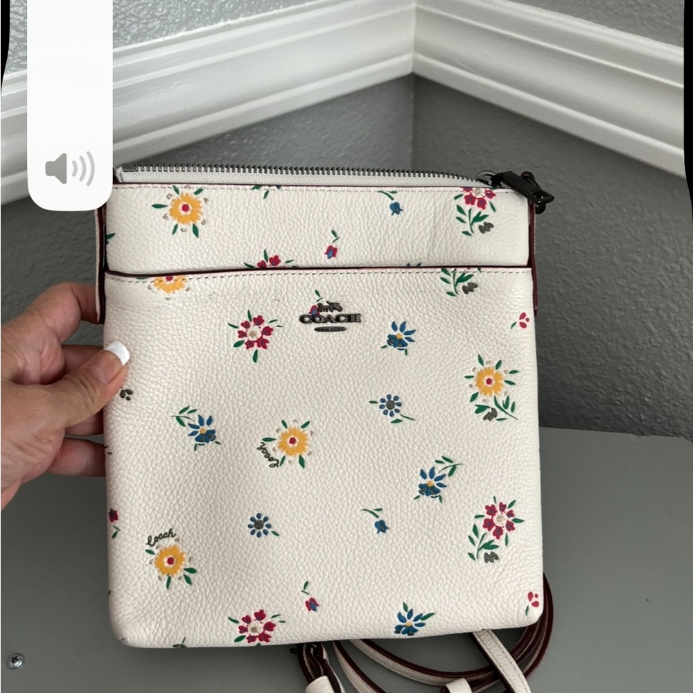 Coach Kitt Messenger Floral Print Crossbody Bag - White
